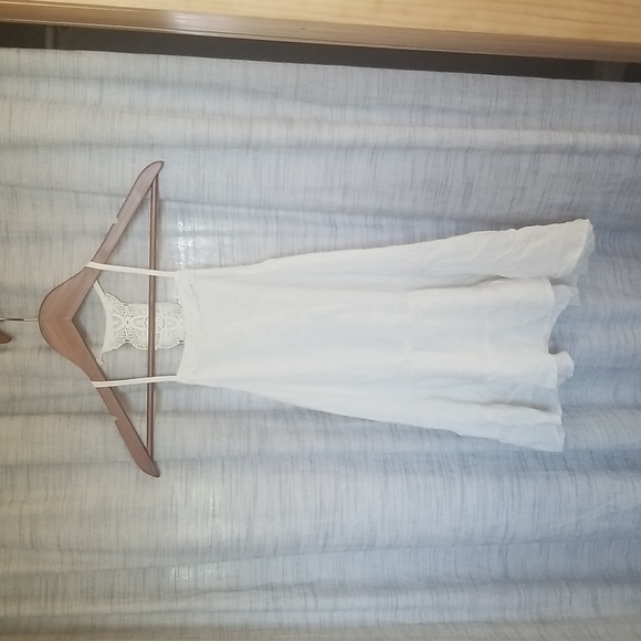 White Lacey Paper Crane Tank - Picture 1 of 4